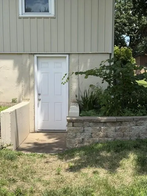 10201 W 69th ST, Merriam, KS 66203