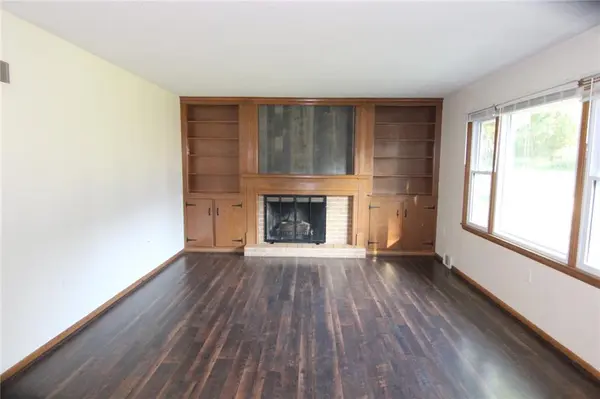 10201 W 69th ST, Merriam, KS 66203
