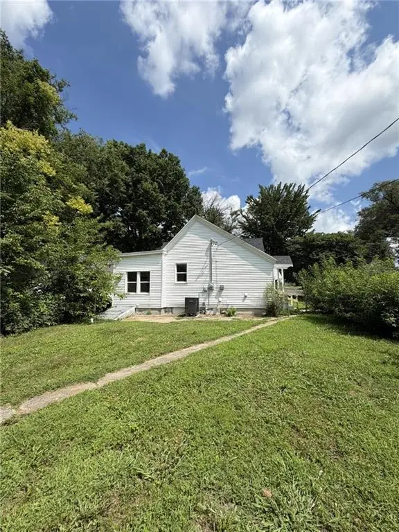 1022 E 9th ST, Sedalia, MO 65301