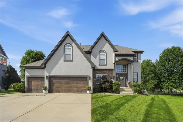 1550 CARRIAGE CIR, Liberty, MO 64068