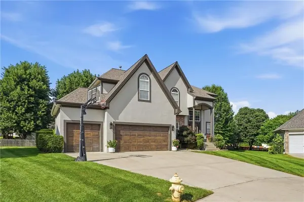 1550 CARRIAGE CIR, Liberty, MO 64068