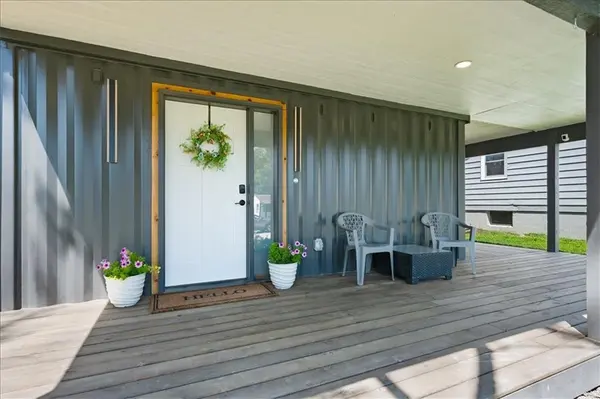 608 W Miami ST, Paola, KS 66071