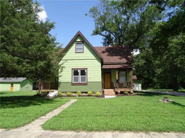 305 S Mechanic ST, Butler, MO 64730