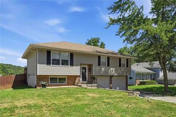 2309 S 17th ST, Leavenworth, KS 66048