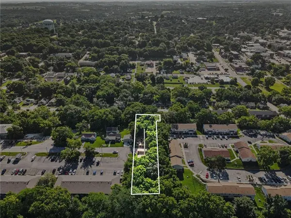 401 N Skyline DR, Liberty, MO 64068