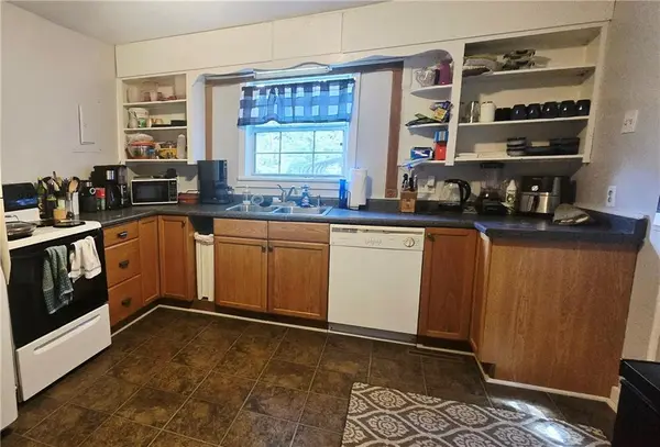 211 E 22nd ST, Pittsburg, KS 66762
