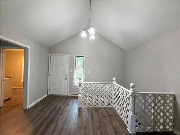 201 SE Princeton PL, Blue Springs, MO 64014