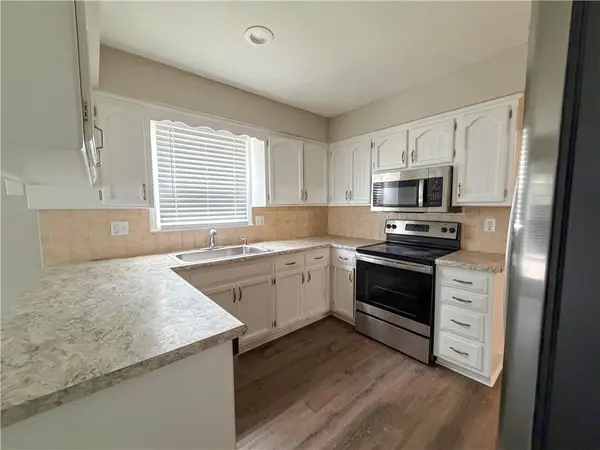 201 SE Princeton PL, Blue Springs, MO 64014
