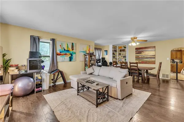 2918 N 9th ST, St Joseph, MO 64505