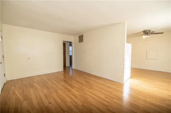 3530 NE 53rd ST, Kansas City, MO 64119