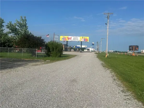 1099 NE 50 HWY, Knob Noster, MO 65336