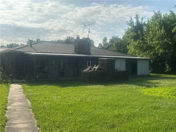 1099 NE 50 HWY, Knob Noster, MO 65336