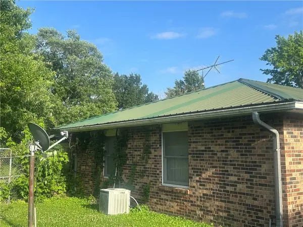 1099 NE 50 HWY, Knob Noster, MO 65336