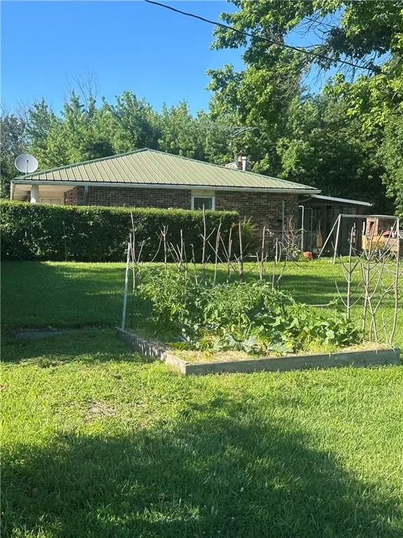 1099 NE 50 HWY, Knob Noster, MO 65336