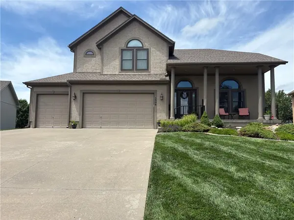 1506 Drury CIR, Raymore, MO 64083
