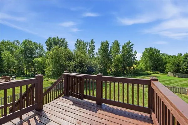 1501 N 6th ST #E, Louisburg, KS 66053