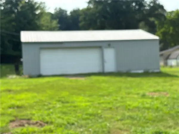 3813 W Ayrlawn DR, St Joseph, MO 64503