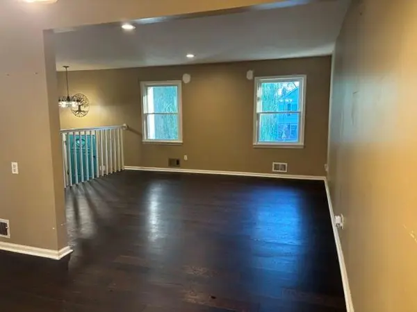 6704 E 129th ST, Grandview, MO 64030