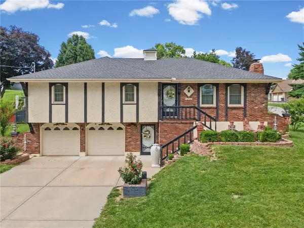 12720 E Silver LN, Sugar Creek, MO 64050