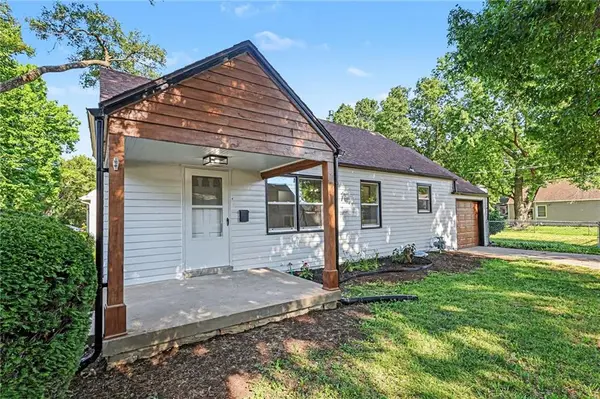5016 W 51st ST, Roeland Park, KS 66205