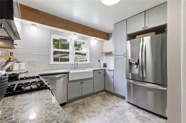 10601 E 65 TER, Raytown, MO 64133