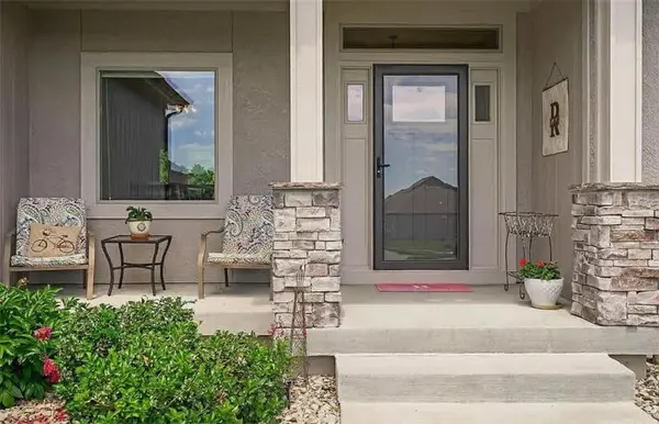 9305 SW Sushi CIR, Lee's Summit, MO 64064
