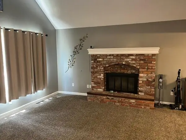 709 SW 30th ST, Blue Springs, MO 64015