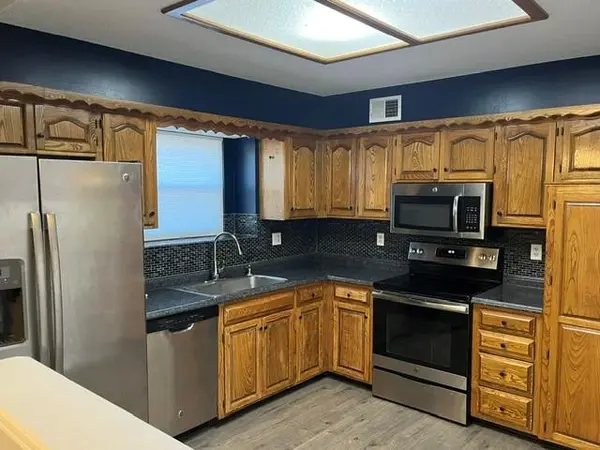 709 SW 30th ST, Blue Springs, MO 64015