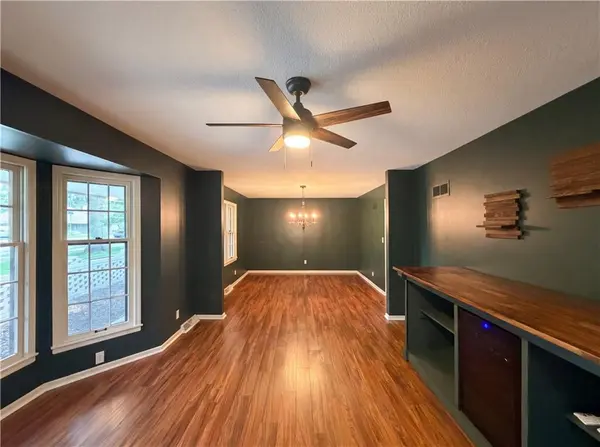 4321 NW Briarcliff LN, Kansas City, MO 64116