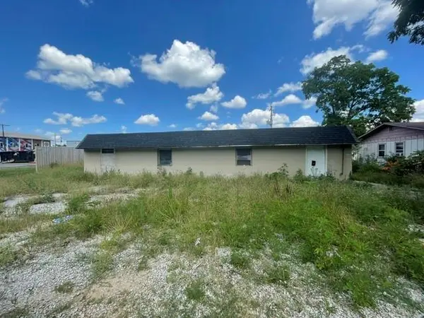 420 SW 7th TER, Blue Springs, MO 64015
