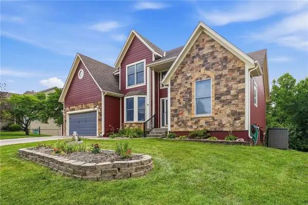 269 N Overlook ST, Olathe, KS 66061