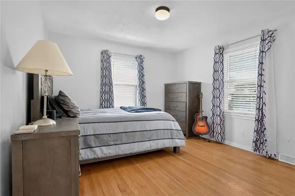 5317 W 50th TER, Roeland Park, KS 66205