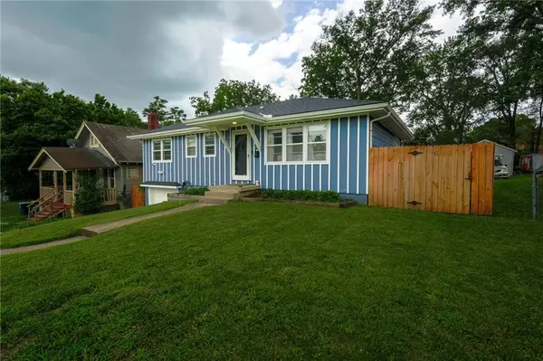8312 Highland AVE, Kansas City, MO 64131