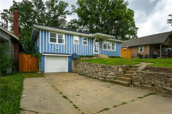 8312 Highland AVE, Kansas City, MO 64131