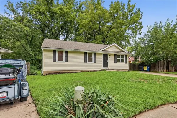 15 Brooks CT, Liberty, MO 64068