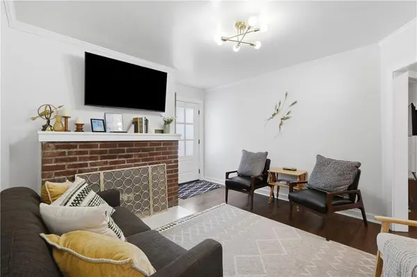 102 SW 2nd ST, Lee's Summit, MO 64063