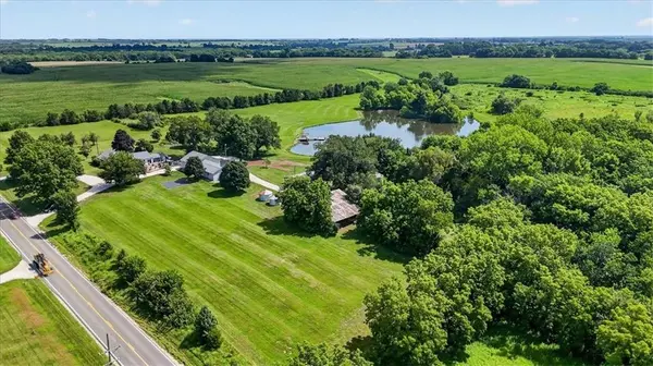 26025 Metcalf RD, Louisburg, KS 66053