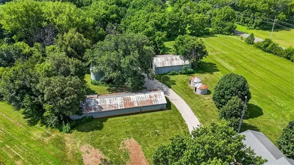 26025 Metcalf RD, Louisburg, KS 66053