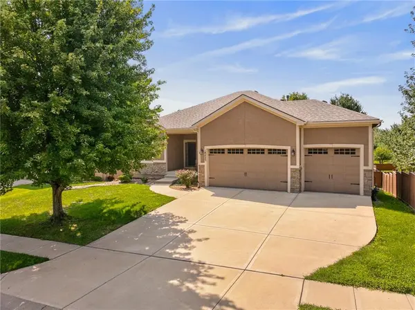 18425 W 193 TER, Spring Hill, KS 66083
