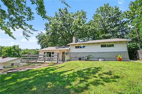 5808 NW Hutson RD, Kansas City, MO 64151