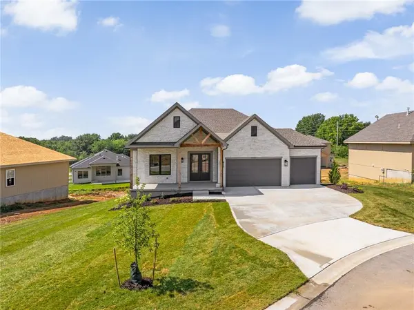 24621 W 60th TER, Shawnee, KS 66226