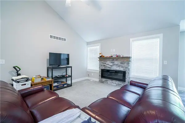 5313 Crystal DR, St Joseph, MO 64503