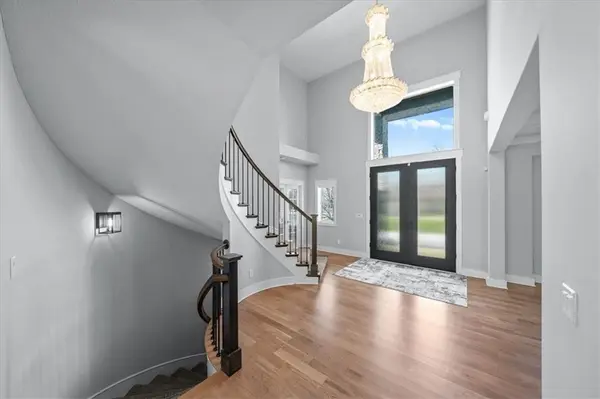 1744 NE Woodland Shores LN, Lee's Summit, MO 64086