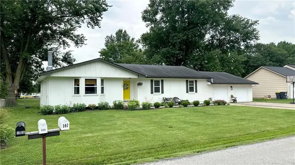 105 Broadway ST, Grain Valley, MO 64029