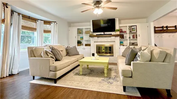 105 Broadway ST, Grain Valley, MO 64029
