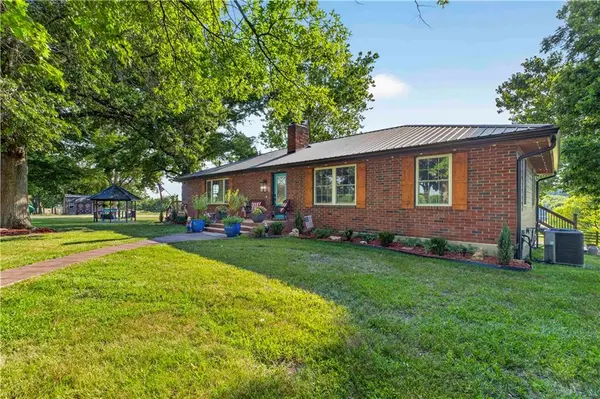 32240 Rockville RD, Louisburg, KS 66053