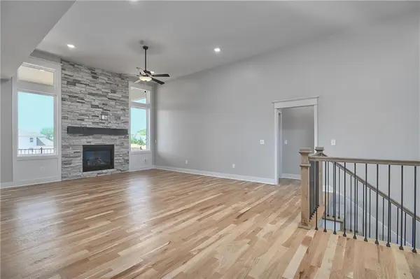 6010 Apache DR, Shawnee, KS 66226