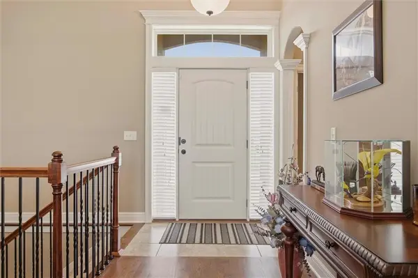 311 Crestview CT, Raymore, MO 64083