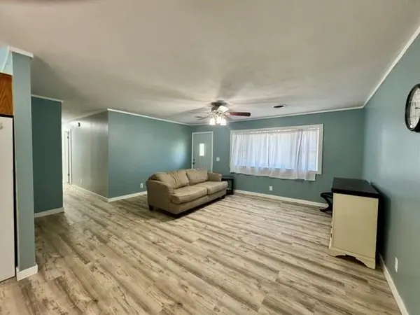 721 E Garfield ST, Iola, KS 66749