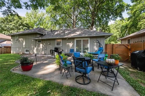 5223 Cody ST, Shawnee, KS 66203